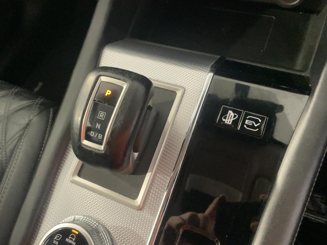 Photo '31' of Mitsubishi Outlander