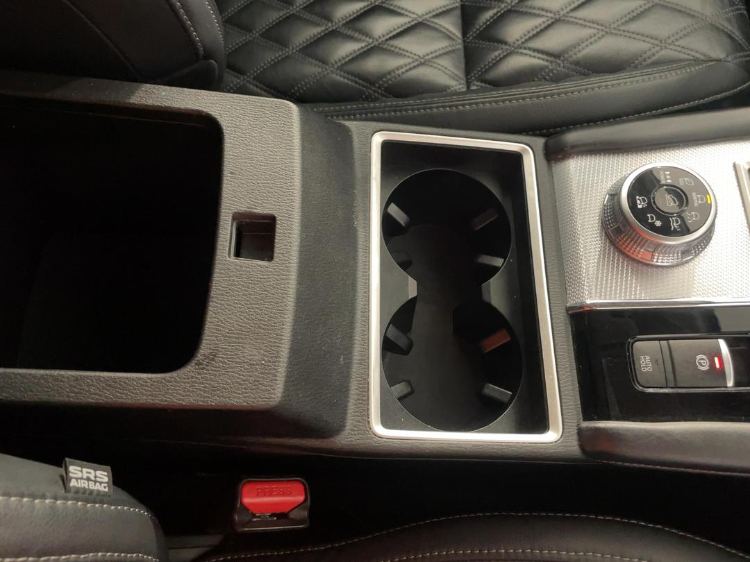 Photo '32' of Mitsubishi Outlander