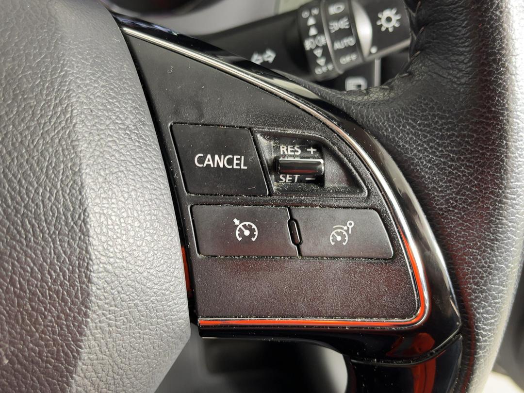 Photo '25' of Mitsubishi Outlander