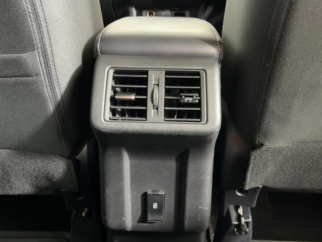Photo '31' of Mitsubishi Outlander