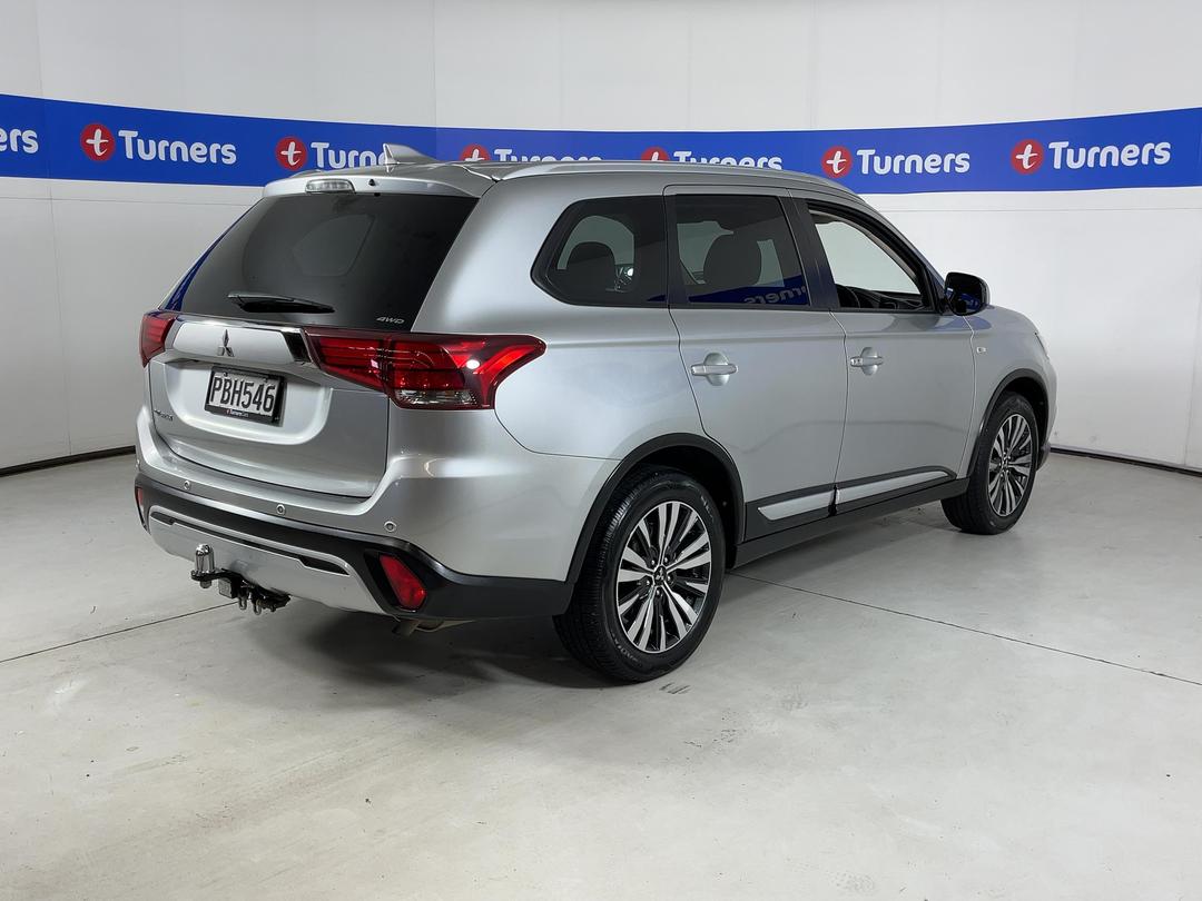 Photo '7' of Mitsubishi Outlander