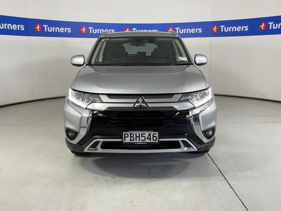 Photo '2' of Mitsubishi Outlander