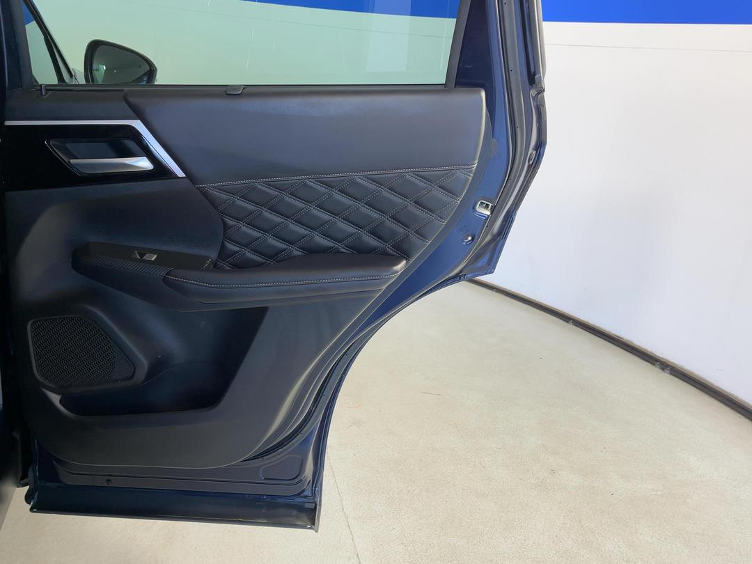 Photo '19' of Mitsubishi Outlander