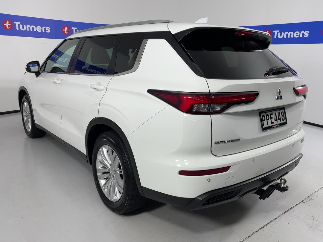 Photo '5' of Mitsubishi Outlander