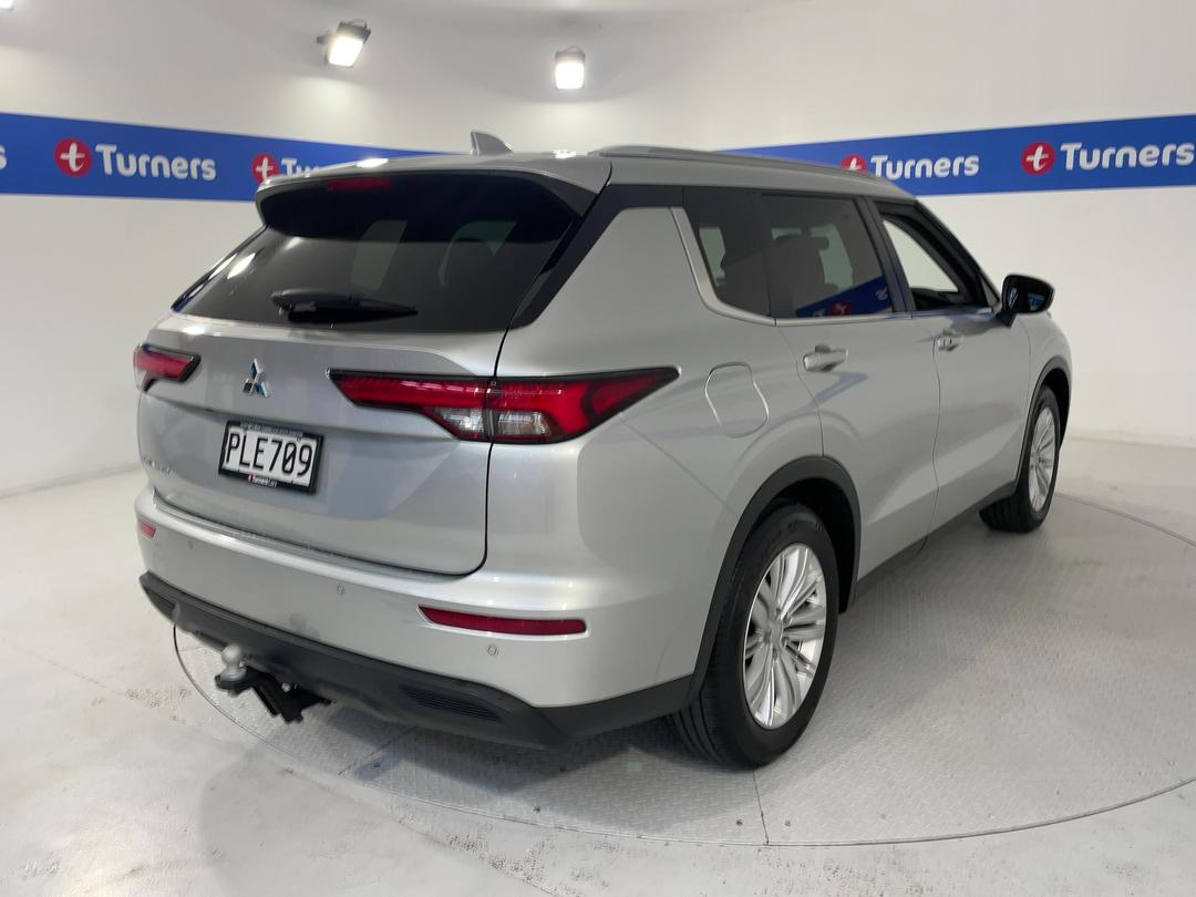 Photo '7' of Mitsubishi Outlander