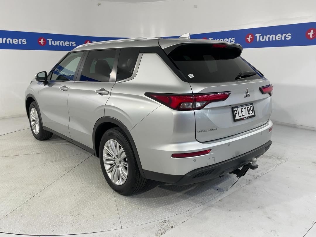Photo '5' of Mitsubishi Outlander