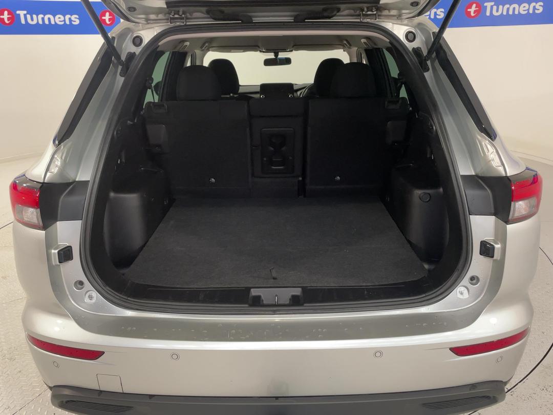 Photo '14' of Mitsubishi Outlander
