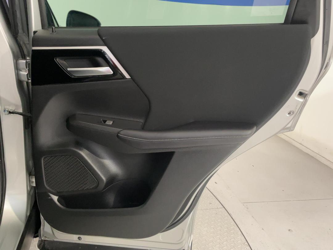 Photo '19' of Mitsubishi Outlander