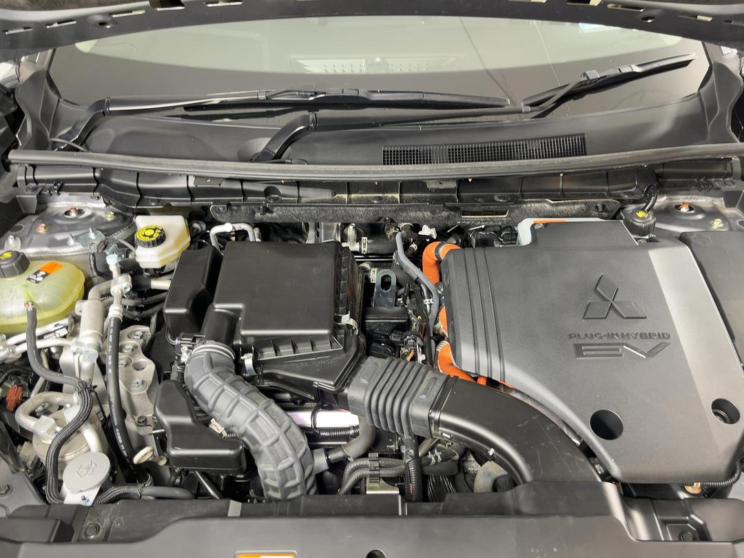 Photo '13' of Mitsubishi Outlander