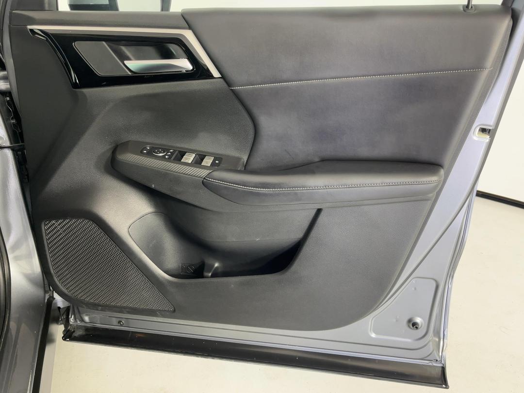Photo '15' of Mitsubishi Outlander