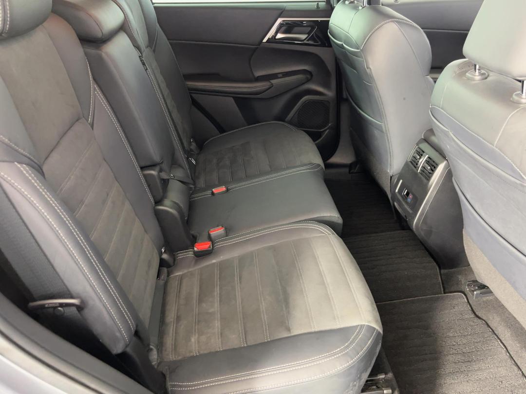 Photo '20' of Mitsubishi Outlander