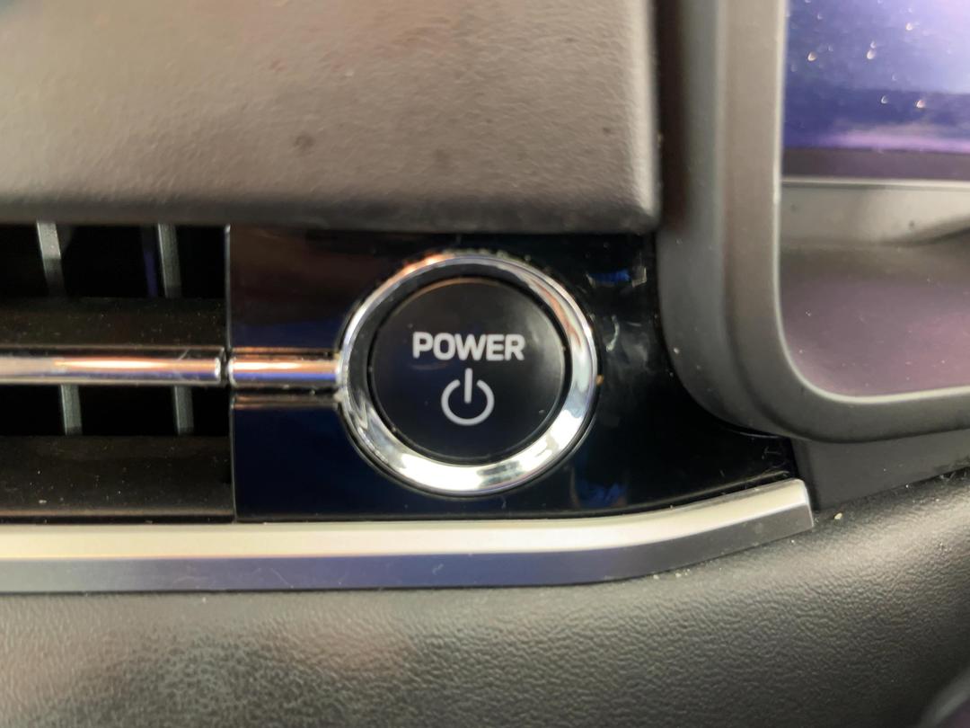 Photo '24' of Mitsubishi Outlander