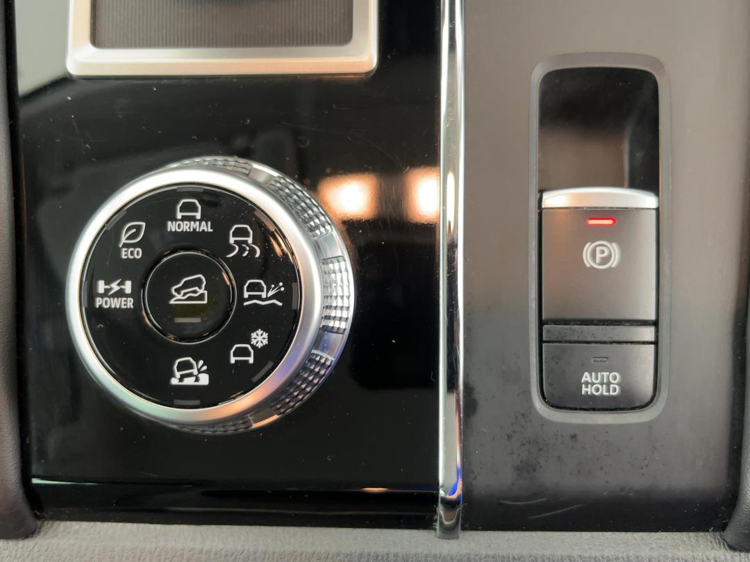 Photo '28' of Mitsubishi Outlander