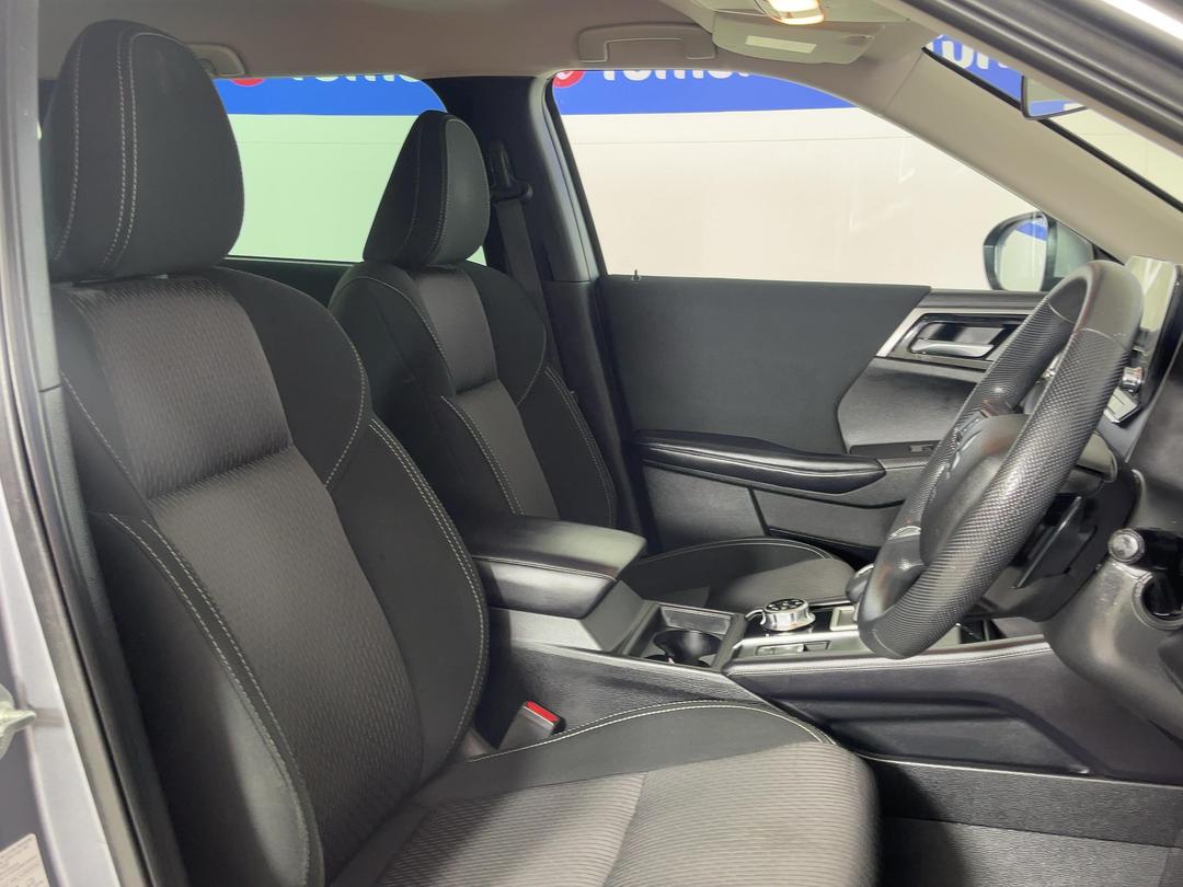 Photo '16' of Mitsubishi Outlander