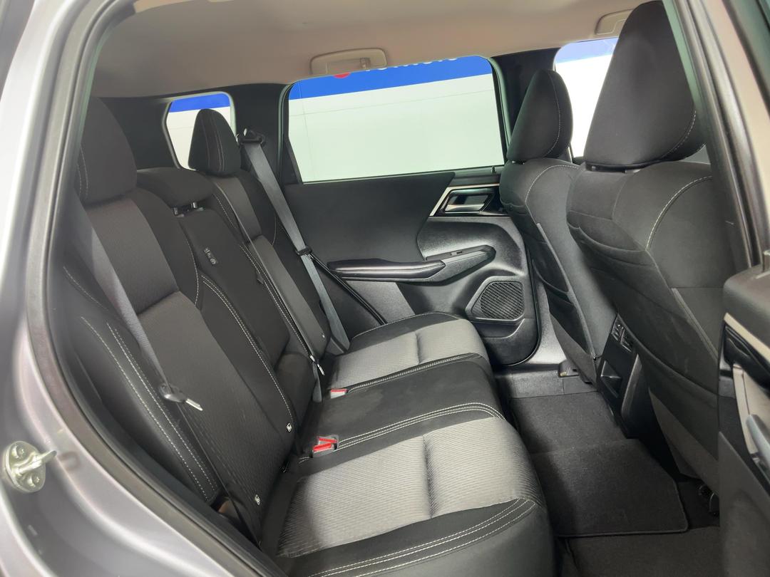 Photo '20' of Mitsubishi Outlander