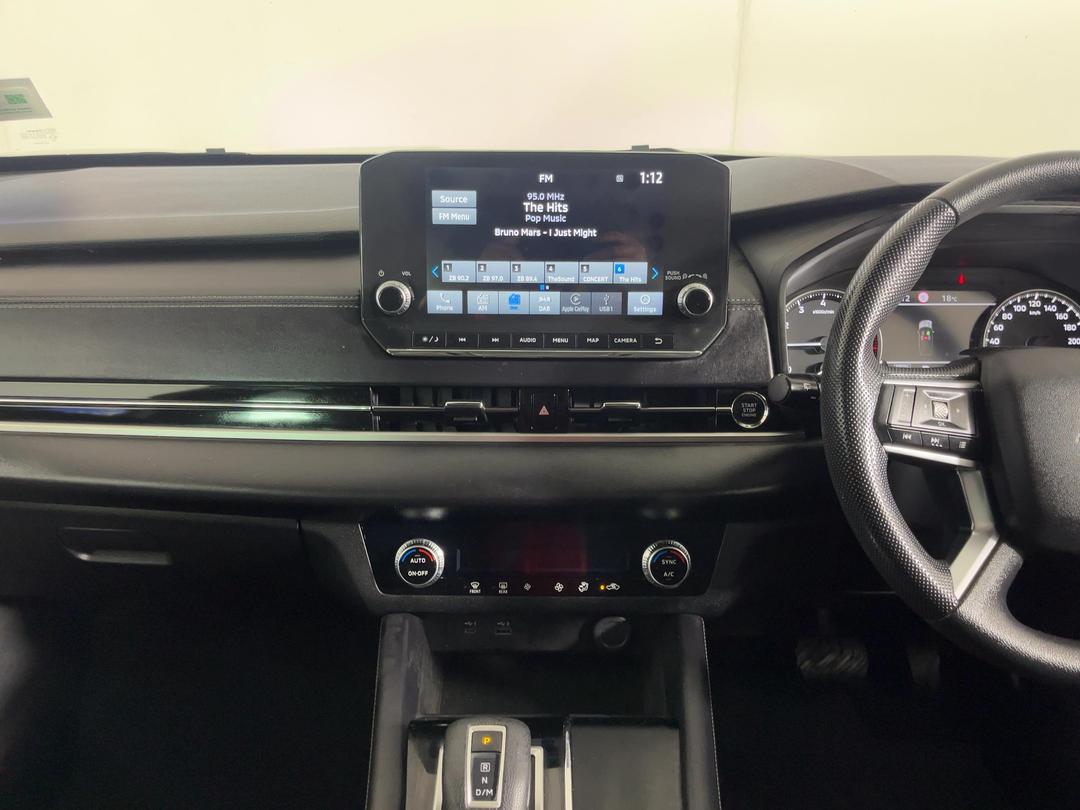 Photo '18' of Mitsubishi Outlander