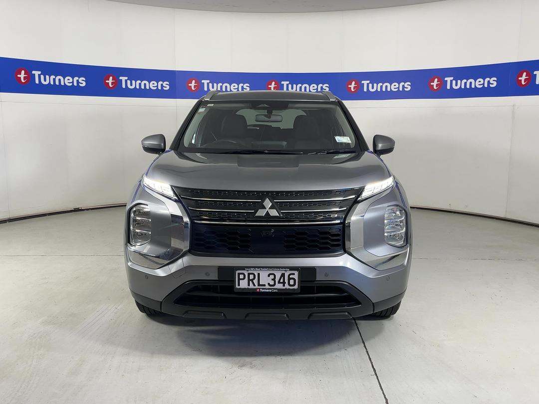 Photo '2' of Mitsubishi Outlander