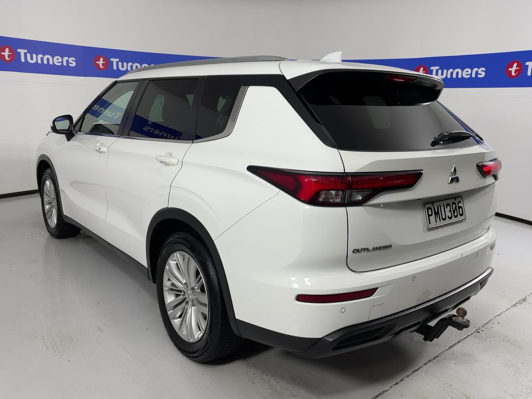 Photo '5' of Mitsubishi Outlander