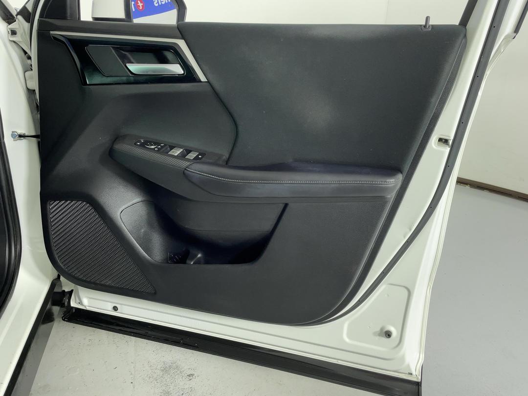 Photo '15' of Mitsubishi Outlander