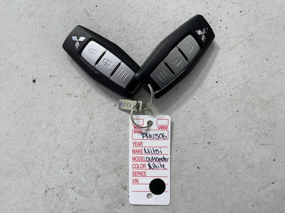 Photo '22' of Mitsubishi Outlander