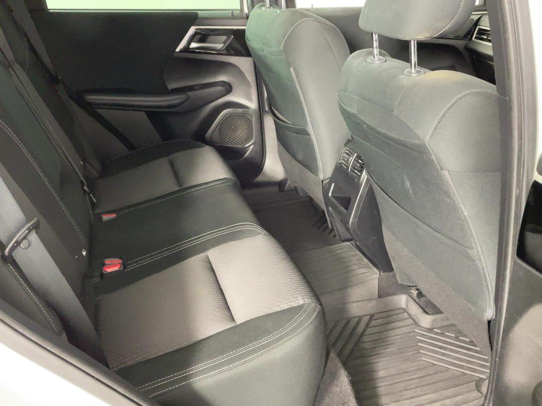 Photo '20' of Mitsubishi Outlander