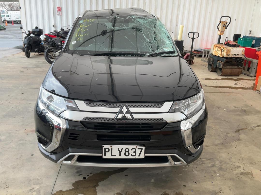 Photo '3' of Mitsubishi Outlander LS Photo '3' of Mitsubishi Outlander LS