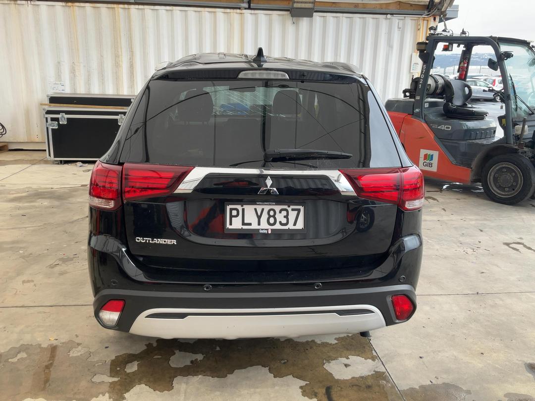 Photo '7' of Mitsubishi Outlander LS Photo '7' of Mitsubishi Outlander LS