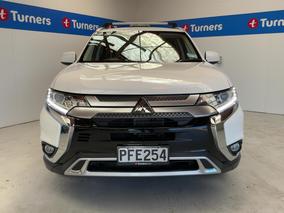 Photo '2' of Mitsubishi Outlander