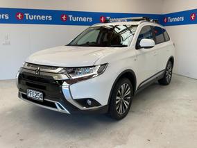 Photo '4' of Mitsubishi Outlander