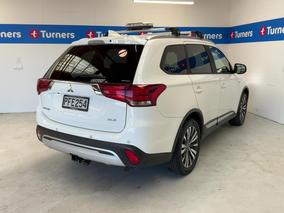 Photo '7' of Mitsubishi Outlander