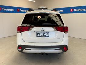 Photo '6' of Mitsubishi Outlander