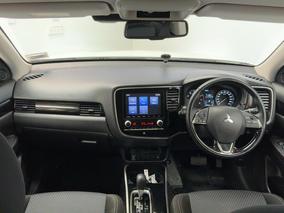 Photo '17' of Mitsubishi Outlander