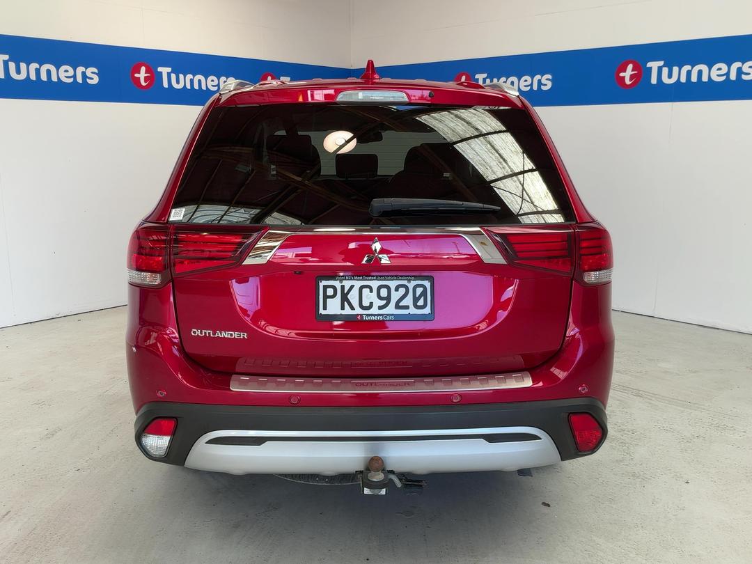 Photo '6' of Mitsubishi Outlander