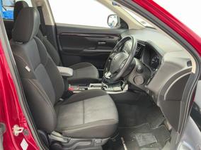 Photo '16' of Mitsubishi Outlander