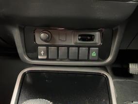 Photo '24' of Mitsubishi Outlander