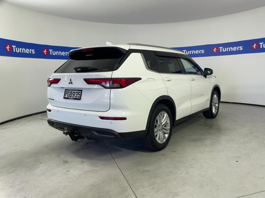 Photo '7' of Mitsubishi Outlander