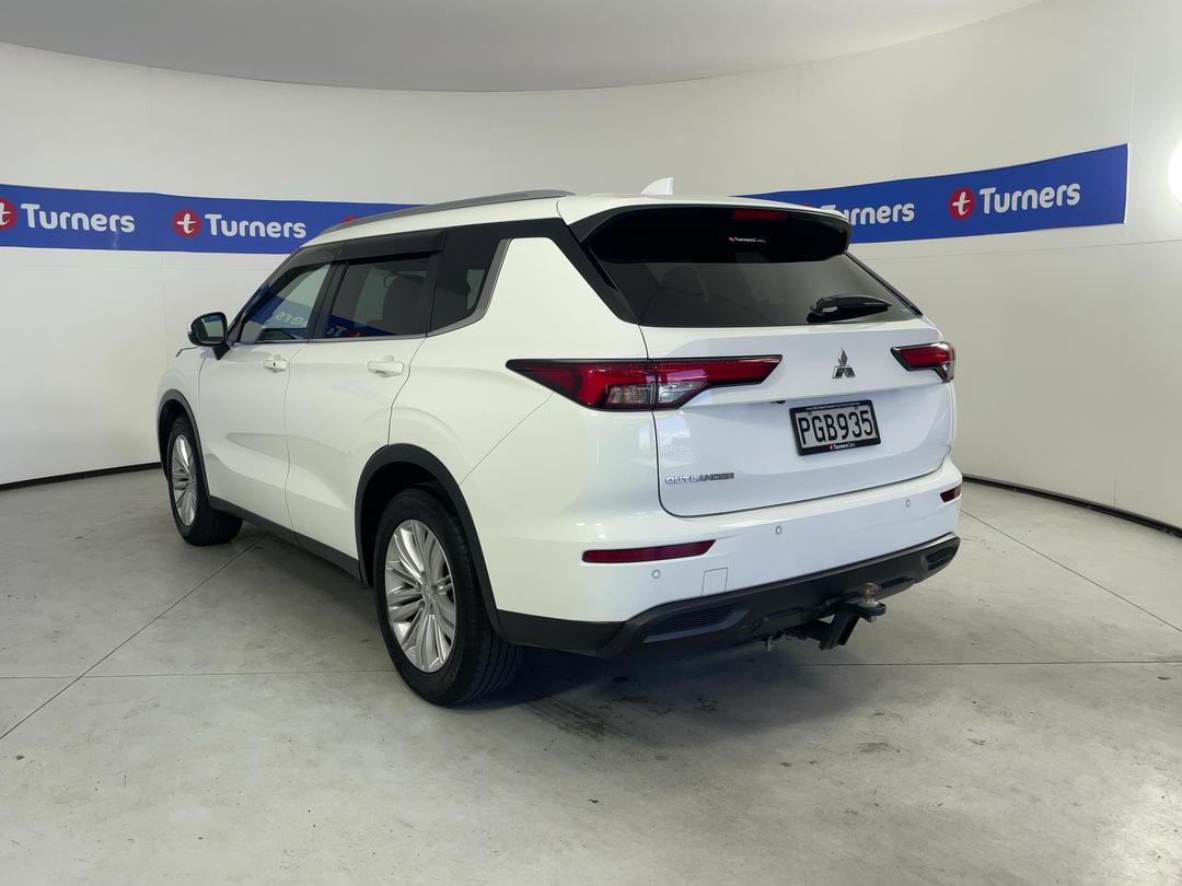 Photo '5' of Mitsubishi Outlander