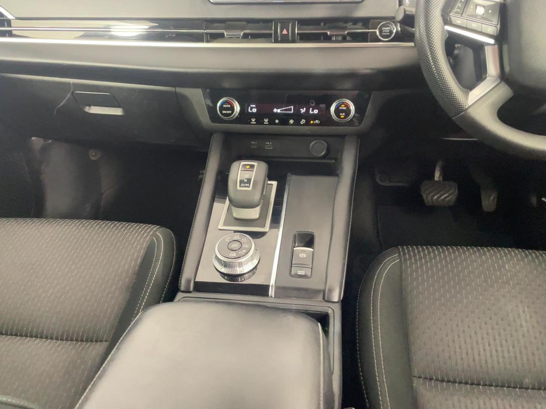 Photo '18' of Mitsubishi Outlander