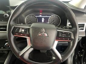 Photo '28' of Mitsubishi Outlander