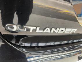 Photo '36' of Mitsubishi Outlander