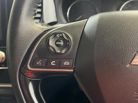 Photo '23' of Mitsubishi Outlander