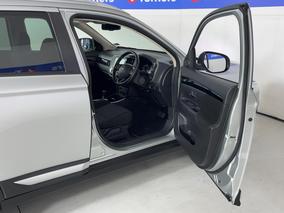 Photo '15' of Mitsubishi Outlander