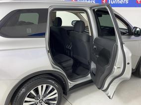 Photo '19' of Mitsubishi Outlander