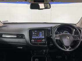 Photo '17' of Mitsubishi Outlander