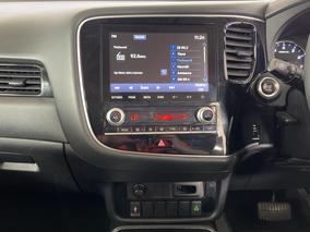 Photo '18' of Mitsubishi Outlander