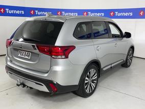 Photo '7' of Mitsubishi Outlander
