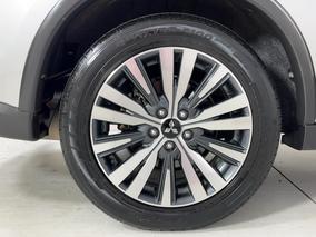Photo '12' of Mitsubishi Outlander