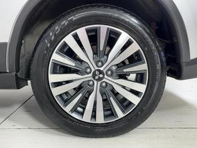 Photo '11' of Mitsubishi Outlander
