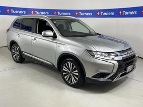 Photo '1' of Mitsubishi Outlander