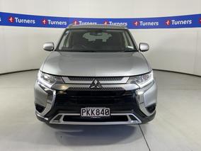 Photo '2' of Mitsubishi Outlander